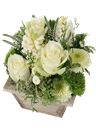 Centrotavola elegante di fiori bianchi