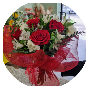 Bouquet con rose rosse Bouquet